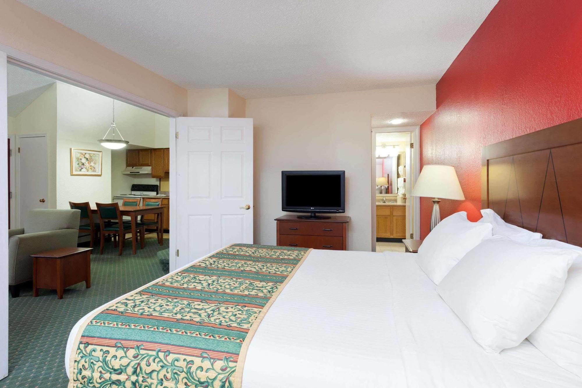 Hawthorn Suites By Wyndham Dearborn/Detroit Extérieur photo