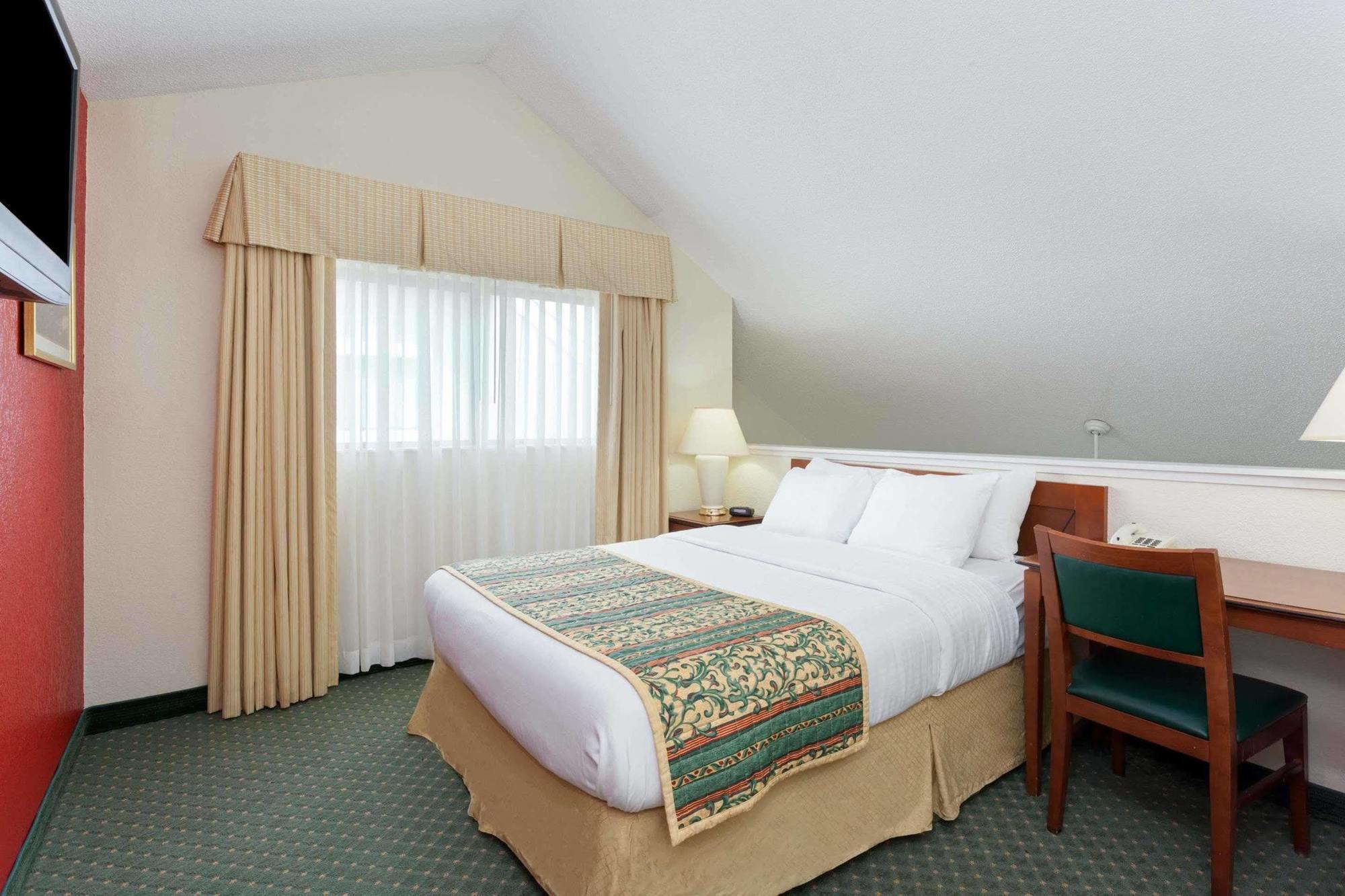 Hawthorn Suites By Wyndham Dearborn/Detroit Extérieur photo